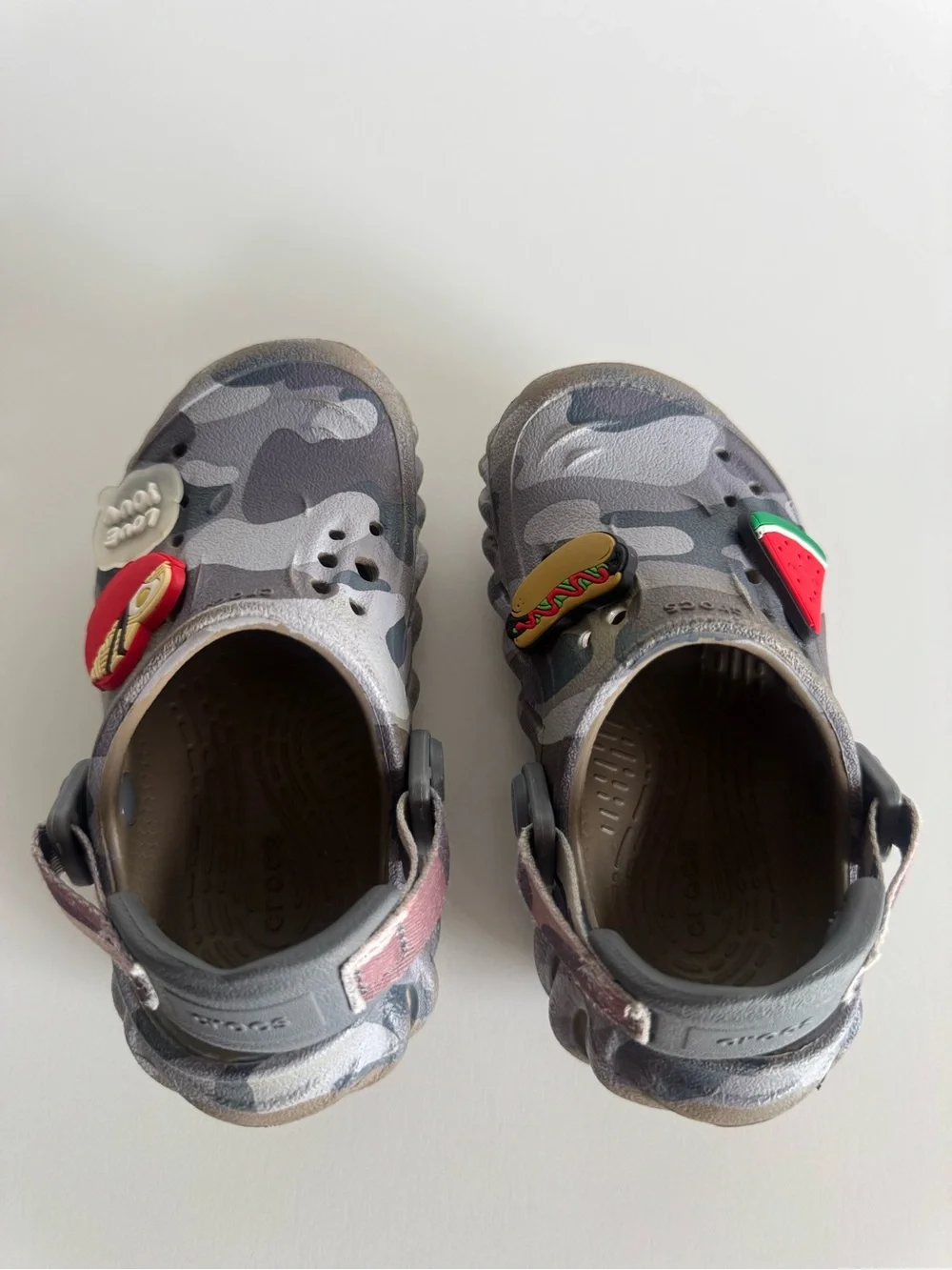 Crocs Kids C6 C7 Gray Camo Classic Clogs with Jibbitz Charms